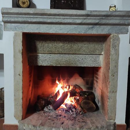 Casa Rural La Carriona Segura de León Екстериор снимка