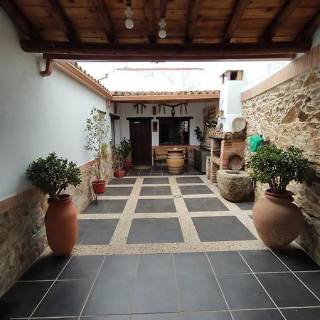 Casa Rural La Carriona Segura de León Екстериор снимка
