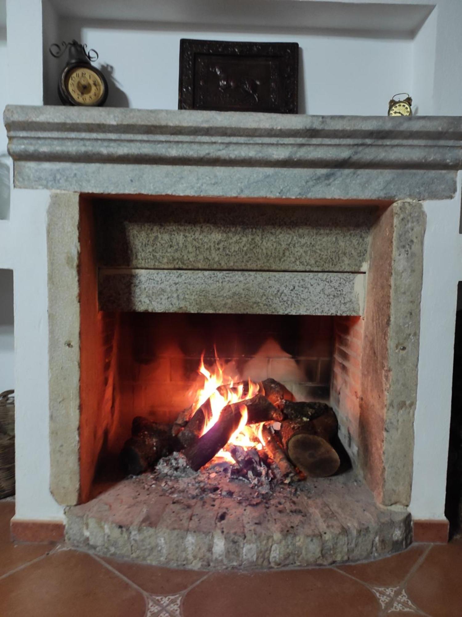 Casa Rural La Carriona Segura de León Екстериор снимка