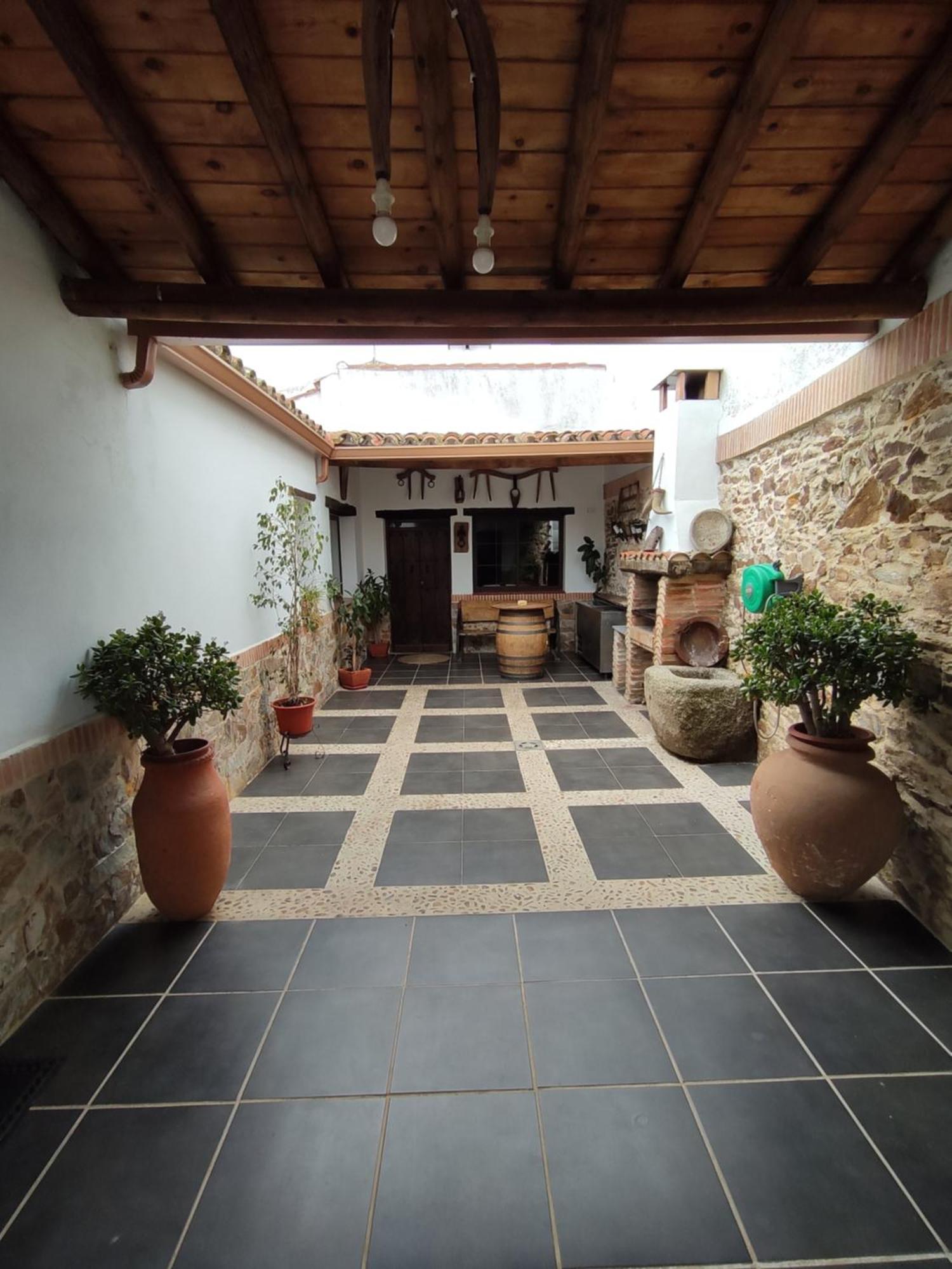 Casa Rural La Carriona Segura de León Екстериор снимка