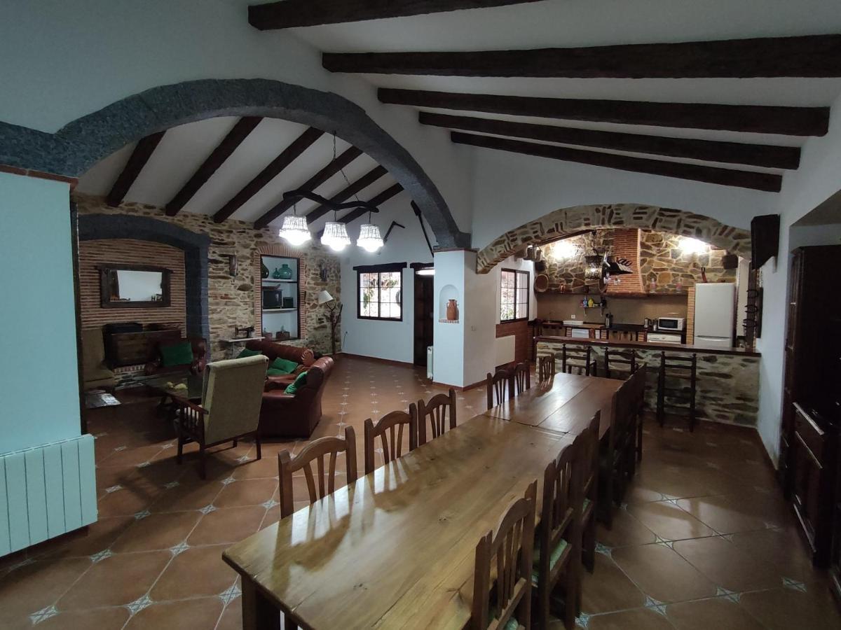 Casa Rural La Carriona Segura de León Екстериор снимка