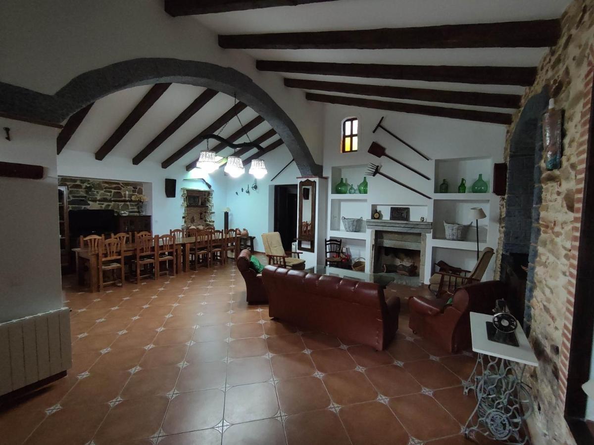 Casa Rural La Carriona Segura de León Екстериор снимка