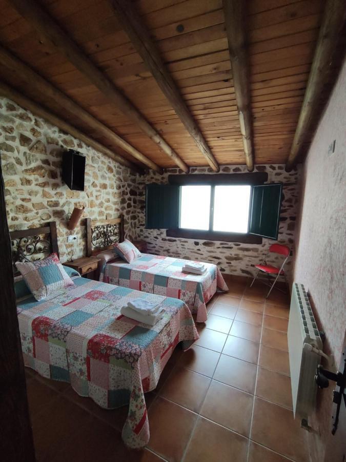 Casa Rural La Carriona Segura de León Екстериор снимка
